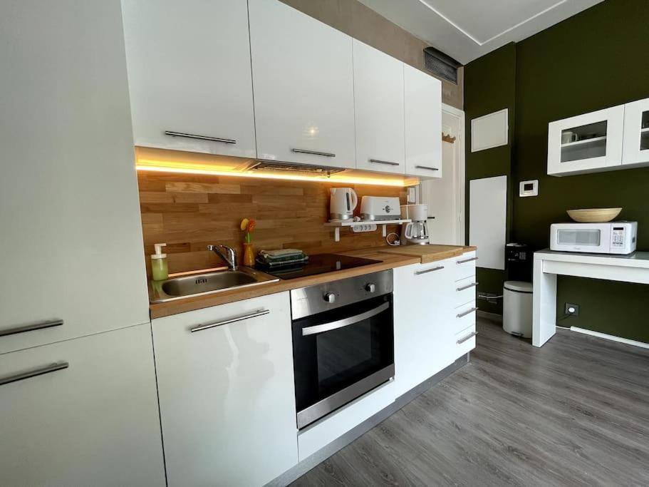 La Room: Seaside Apartment + Terrace + Parking Menton Kültér fotó
